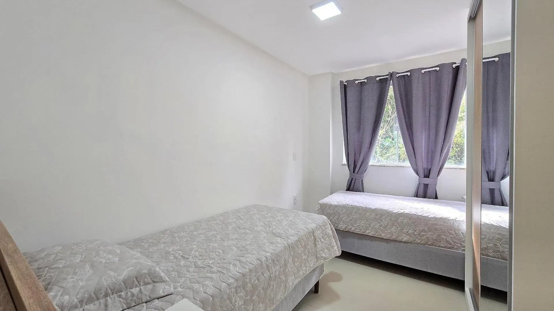 Residencial La Rosadita Bombinhas 0*,