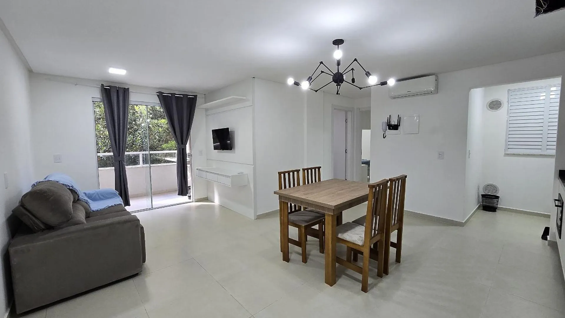 Residencial La Rosadita Bombinhas 0*,