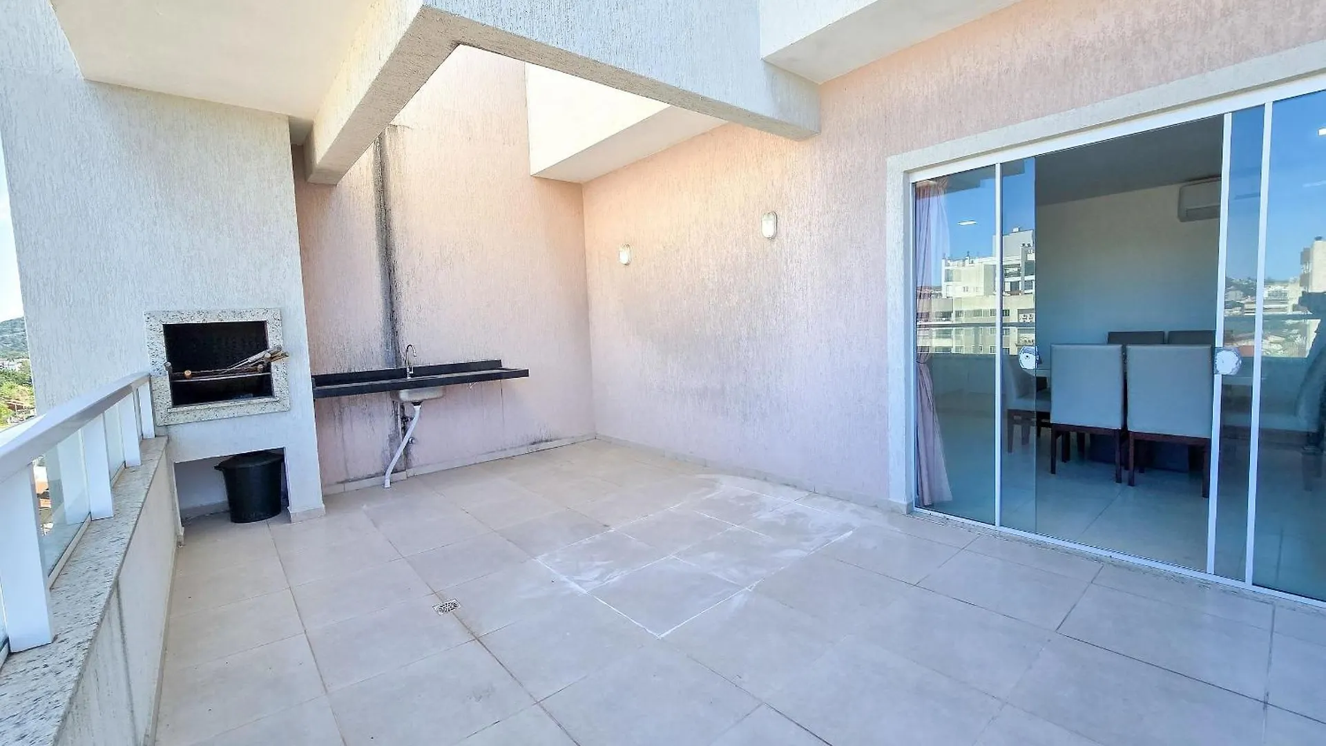 Residencial La Rosadita Bombinhas 0*,